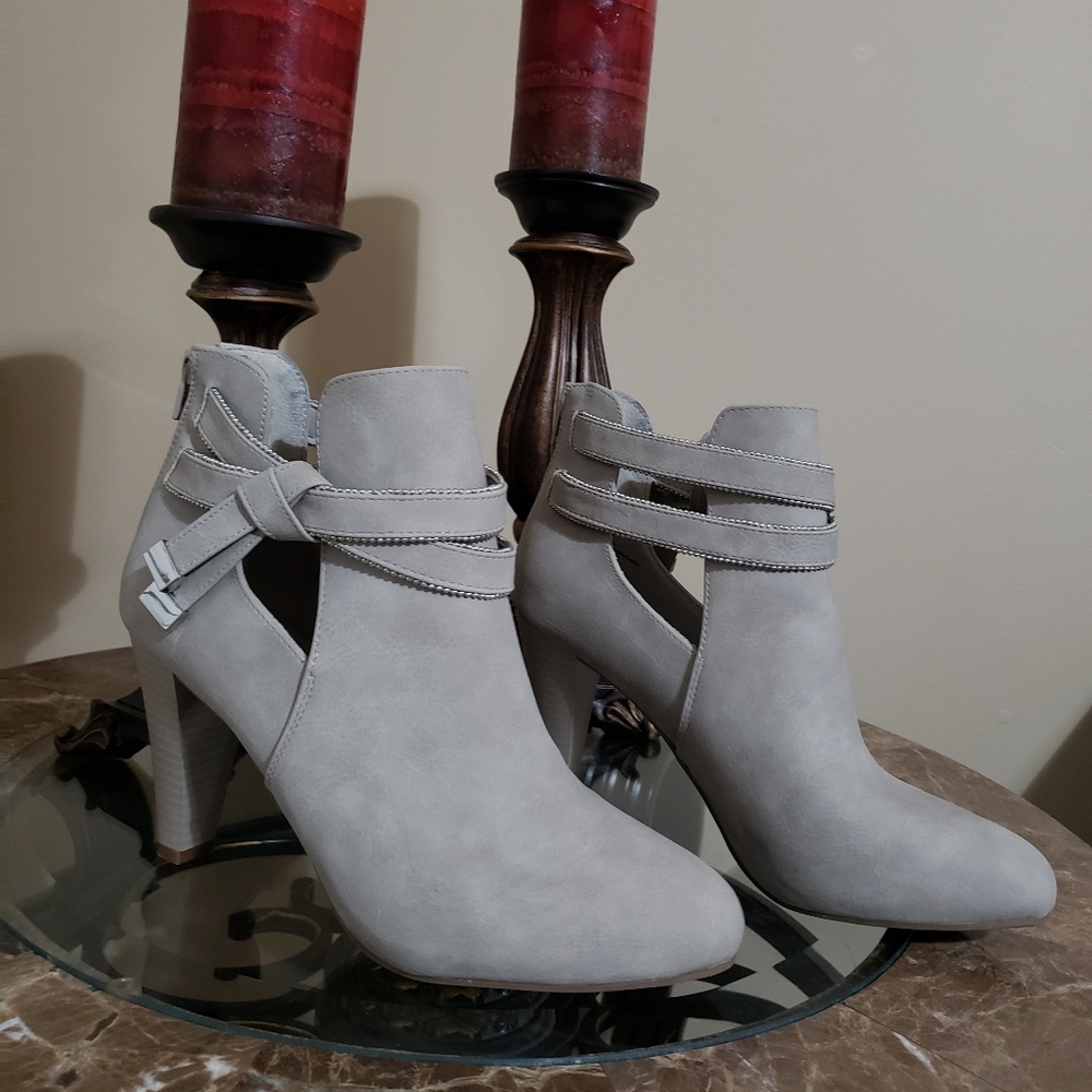 Jennifer Lopez Grey Ankle Boots